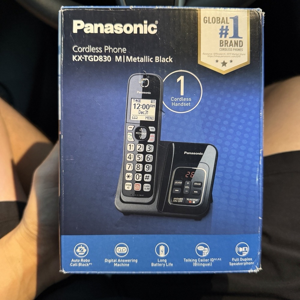 Panasonic Cordless‎ Phone Answering Machine -KX-TGD830M- 1 Handset-No Box
